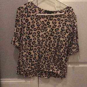 Sanctuary Size M Leopard Short Sleeve Top